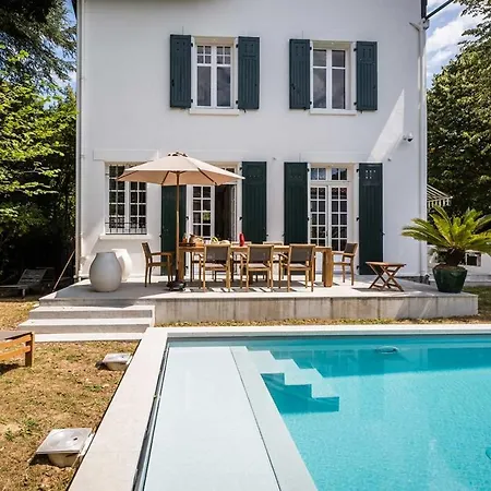 Βίλα Design Basque With Pool, Garden, Close To City Center